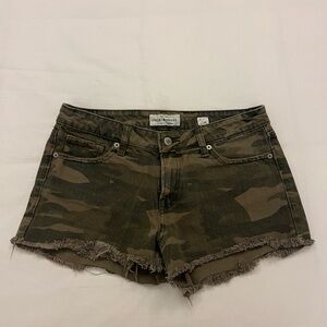 Lucky brand camo low rise jean shorts